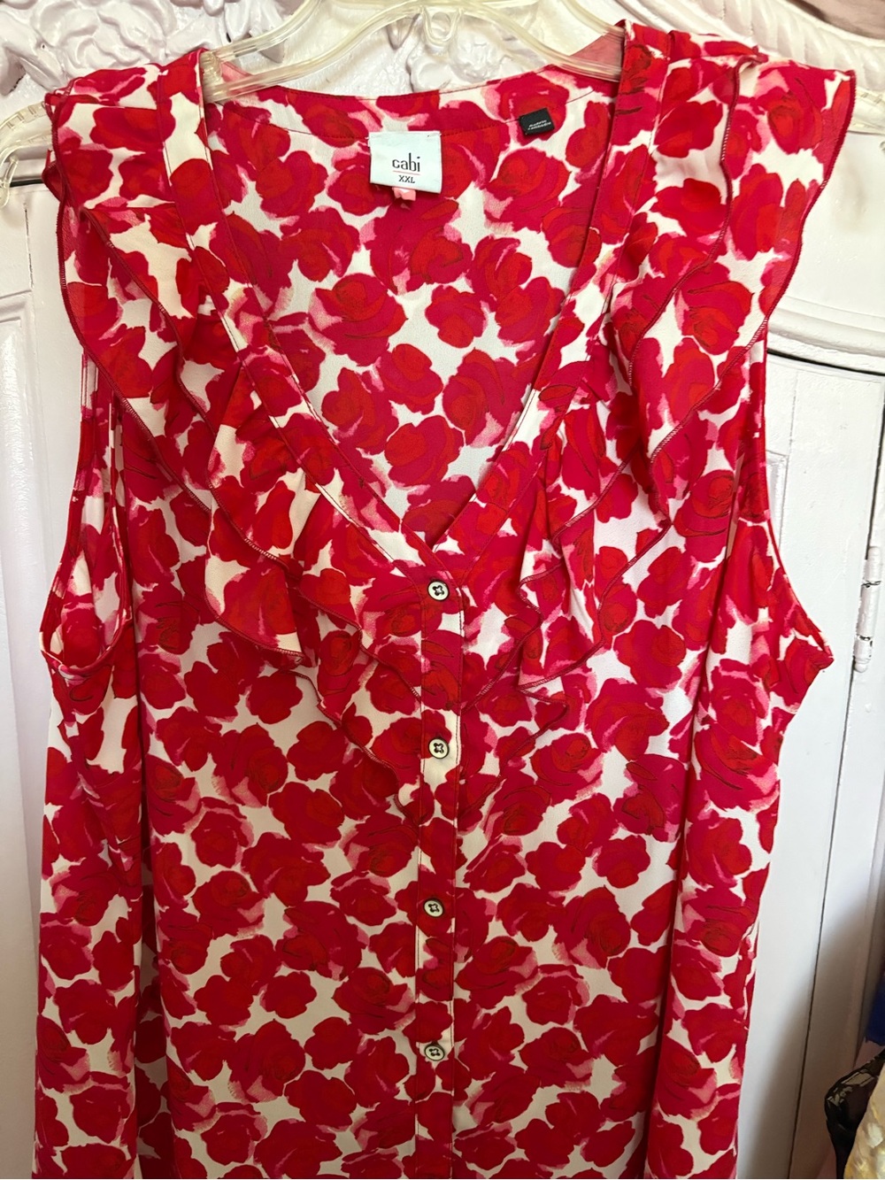 CAbi Red and White Floral Button-Front Sleeveless Blouse